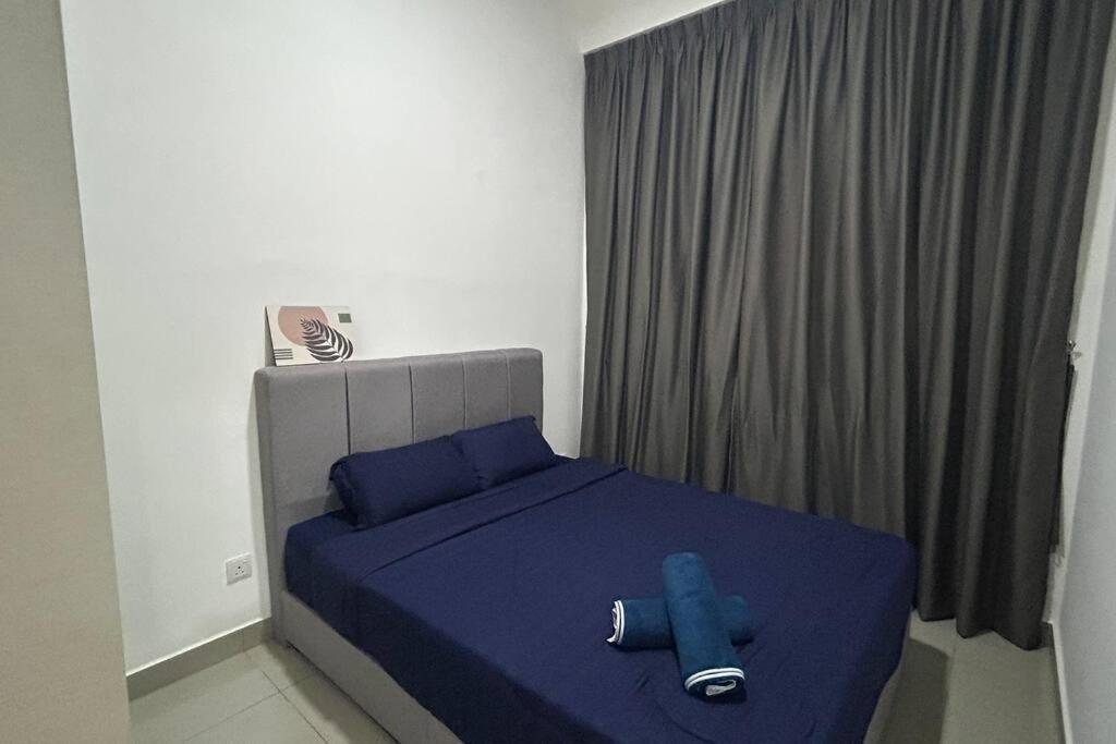 New! Amber Cove - 2 Bedrooms 2 Bathrooms L 4-7 Pax L Wifi L Near Jonker Apartment Tranquerah