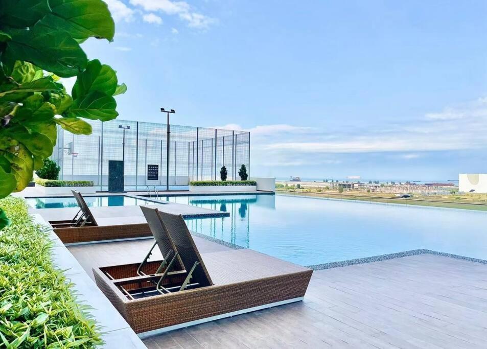 Apartemen New! Amber Cove - 2 Bedrooms 2 Bathrooms L 4-7 Pax L Wifi L Near Jonker *